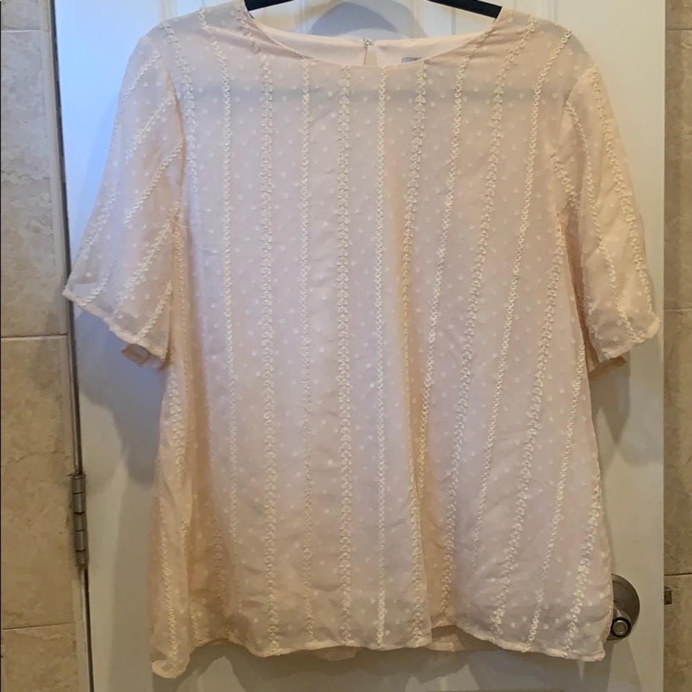 Women’s medium, cream blouse